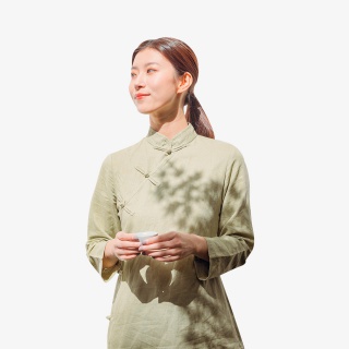 古风素衣美女喝茶