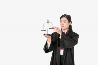 女律师法官