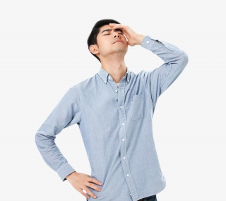 青年男鞋头疼