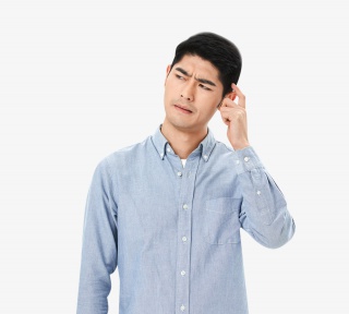 青年男鞋思考