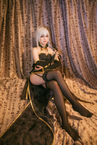 VOCALOID弱音凤凰式旗袍cos摄影图片