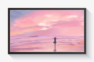 夕阳下女孩漫步在海边