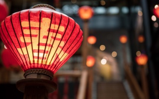 中国农历春节意象春字灯笼喜庆